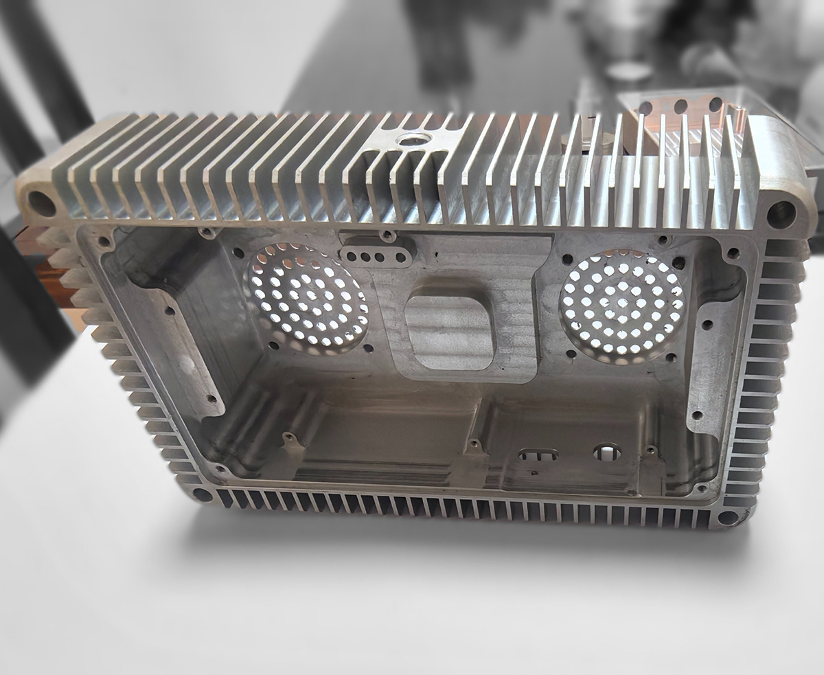 Integrated RF Heat-Sink Enclosure for a 5G Base Station